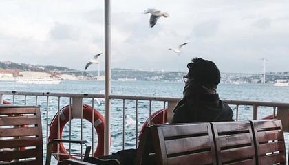 范曾女儿揭露：家父被神秘力量控制背后的真相